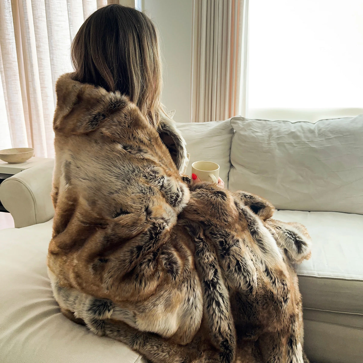 Battilo Brown Faux Fur Blanket Luxury Fluffy Plaid Throw Blanket Winter Thick Warm Plush Blanket Fur Throws for Bedroom Decor