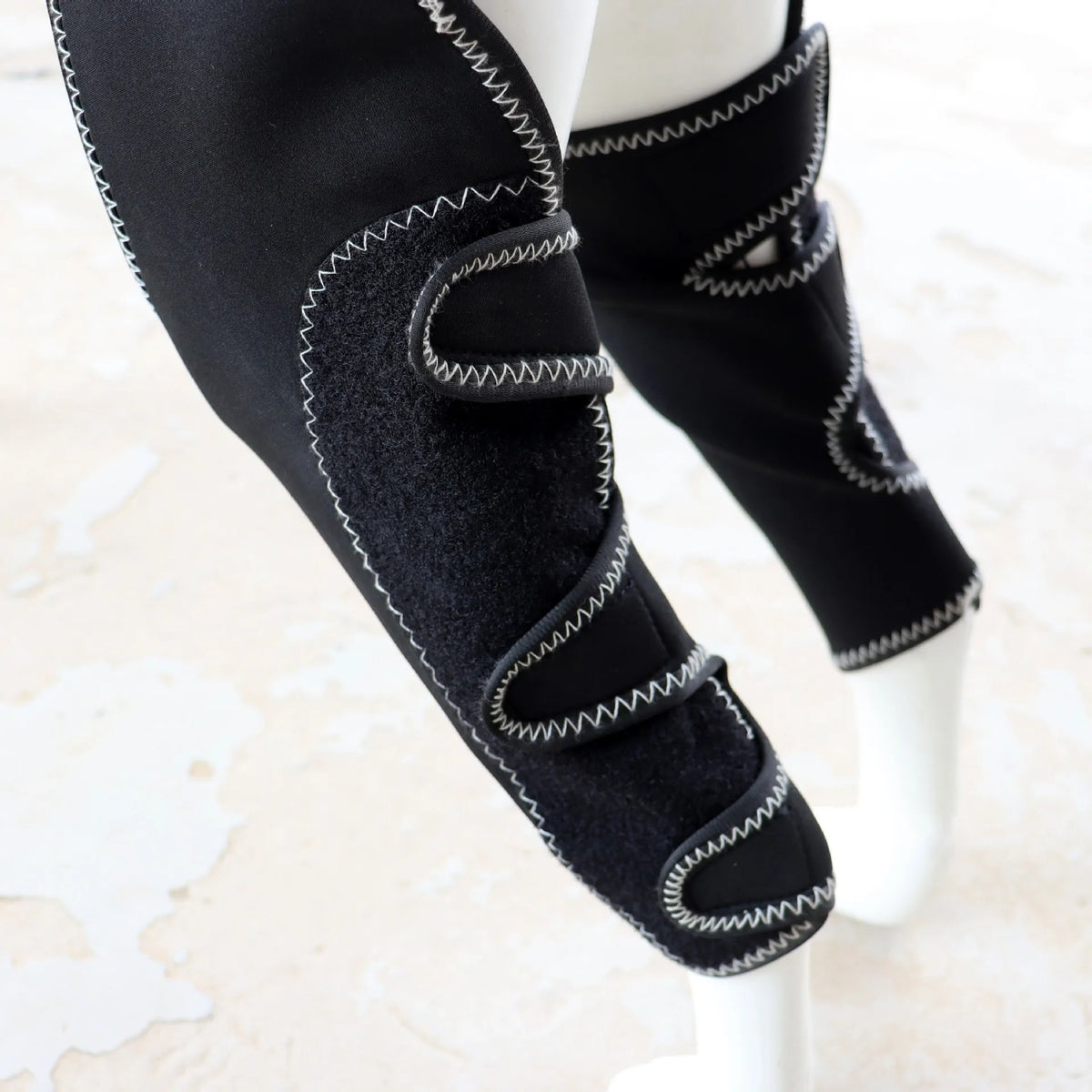 Dog Knee Brace Support for Hind Leg with Traction Rope, Adjustable Design For Joint Pain- Right Rear Leg with Integreted Harness