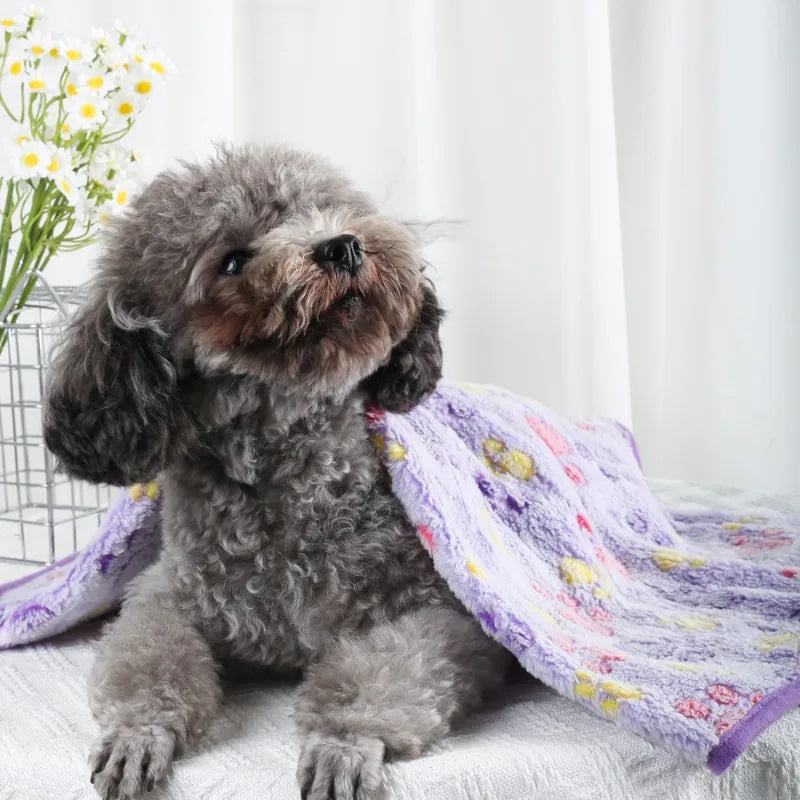 Soft Fluffy High Quality Pet Blanket Flannel Dog Sleeping Blanket Paw Print Pattern Pet Mat Warm Comfortable Blanket for Cat Dog