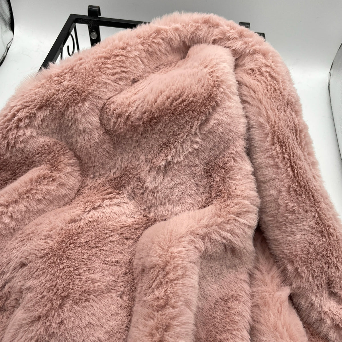 2cm Thick Imitation Otter Rabbit Long Plush Fabric for Encryption Doll Hair Counter Display Background Soft Cloth Sew Material