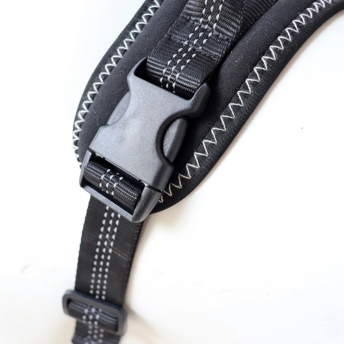 Dog Knee Brace Support for Hind Leg with Traction Rope, Adjustable Design For Joint Pain- Right Rear Leg with Integreted Harness