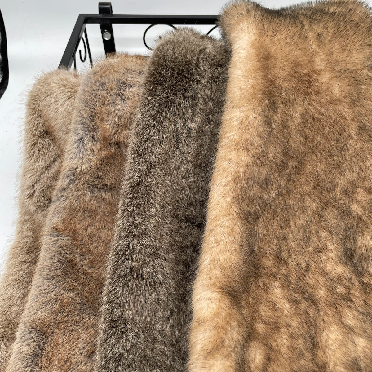1.2cm Long Imitation Rabbit Fur Fur Plush Fabric for Sofa Carpet Doll Clothing Soft Decoration Cloth Diy Sewing Material