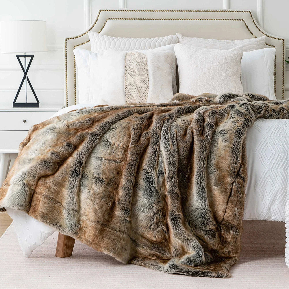 Battilo Brown Faux Fur Blanket Luxury Fluffy Plaid Throw Blanket Winter Thick Warm Plush Blanket Fur Throws for Bedroom Decor
