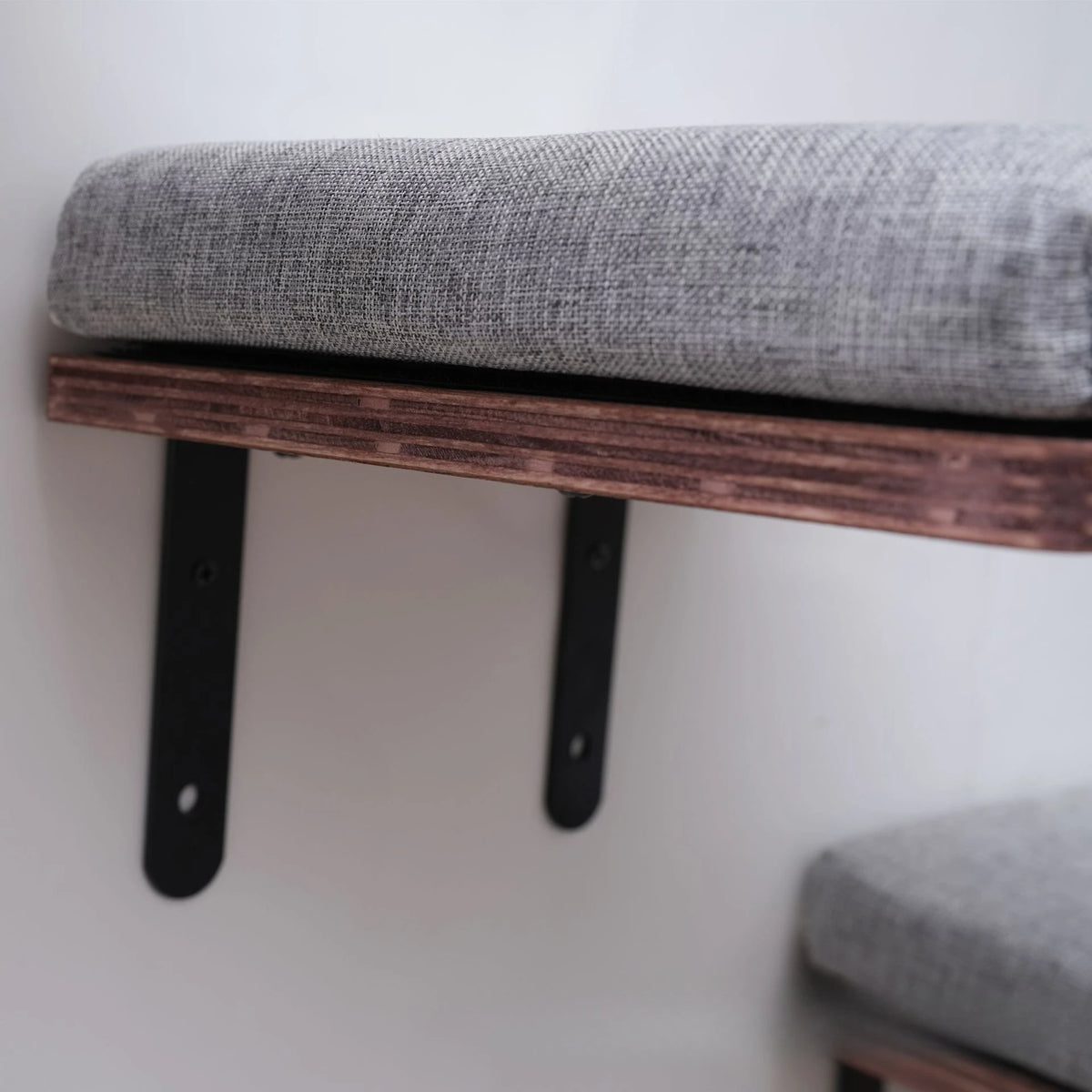 Solid Wood Cat Climbing Frame Wall Hanging Cats Nest Cat Tree Jumping Platform Not Easily Deformed Pet Furniture Products