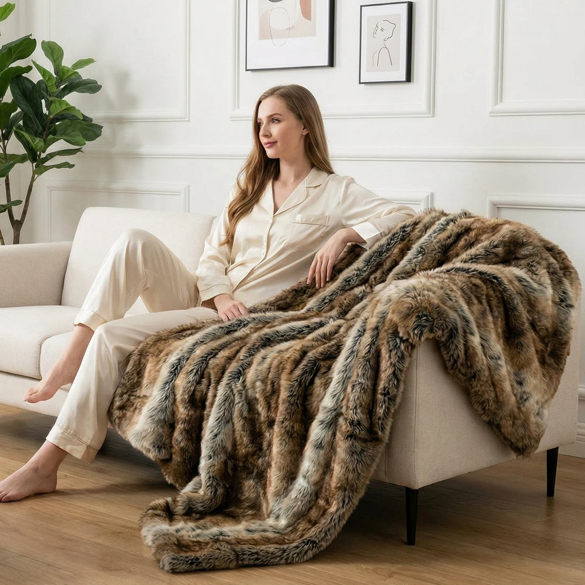 Battilo Brown Faux Fur Blanket Luxury Fluffy Plaid Throw Blanket Winter Thick Warm Plush Blanket Fur Throws for Bedroom Decor