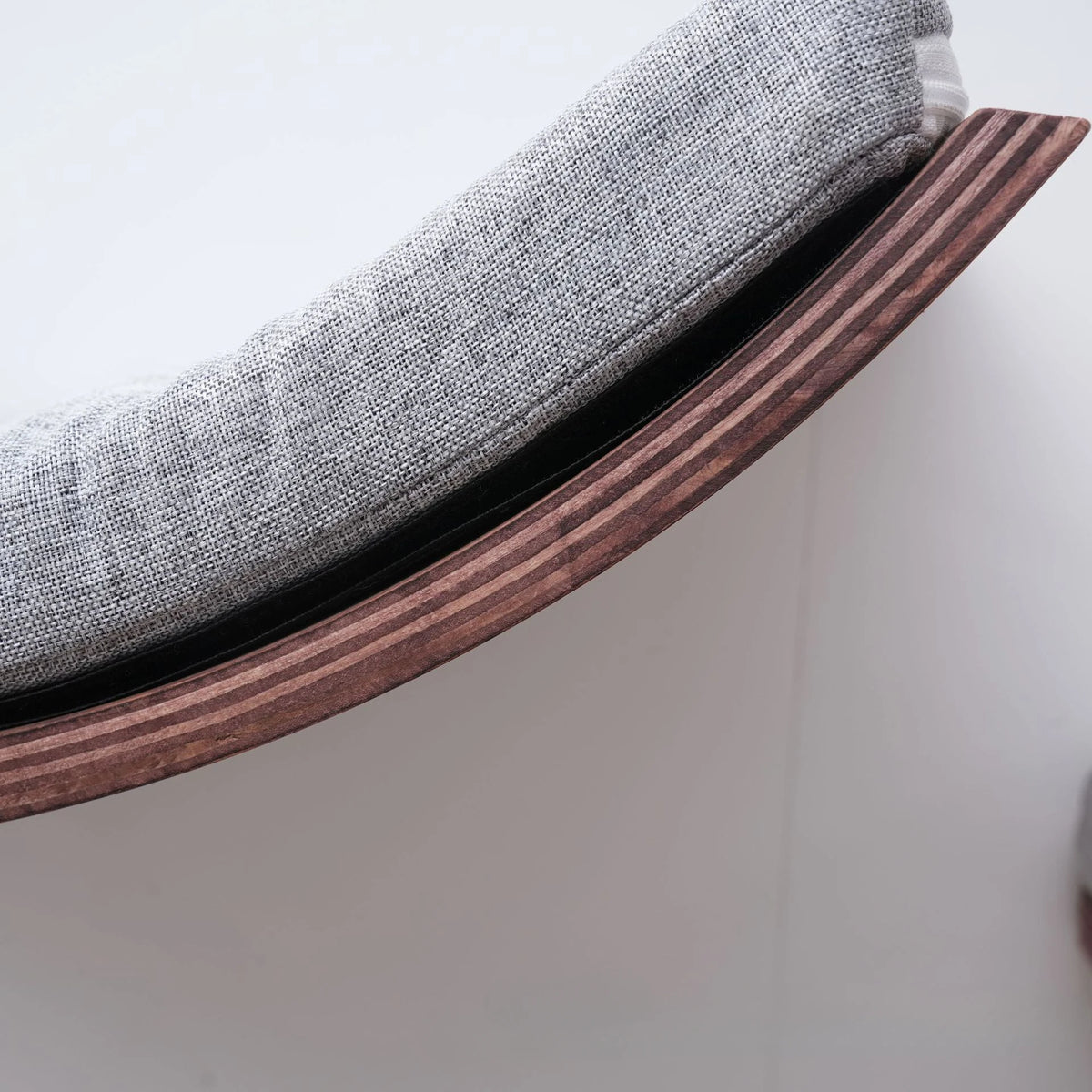 Solid Wood Cat Climbing Frame Wall Hanging Cats Nest Cat Tree Jumping Platform Not Easily Deformed Pet Furniture Products