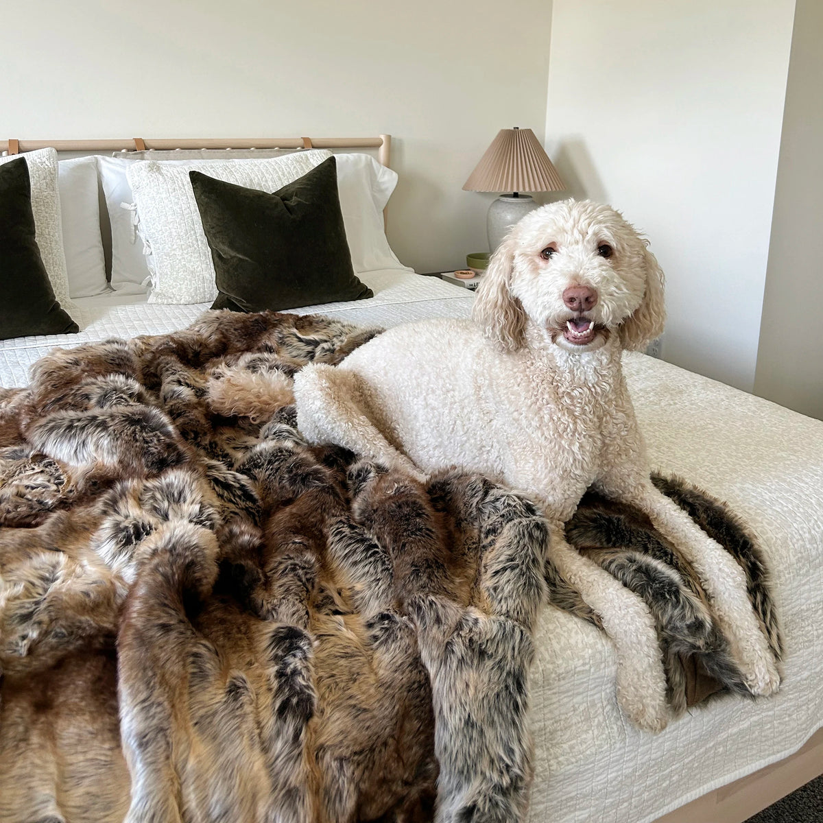 Battilo Brown Faux Fur Blanket Luxury Fluffy Plaid Throw Blanket Winter Thick Warm Plush Blanket Fur Throws for Bedroom Decor