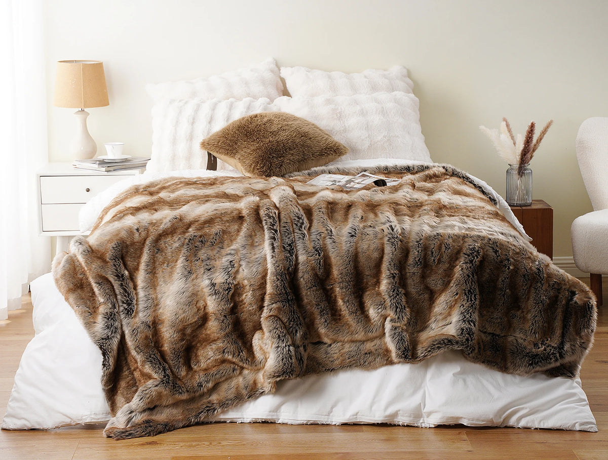 Battilo Brown Faux Fur Blanket Luxury Fluffy Plaid Throw Blanket Winter Thick Warm Plush Blanket Fur Throws for Bedroom Decor